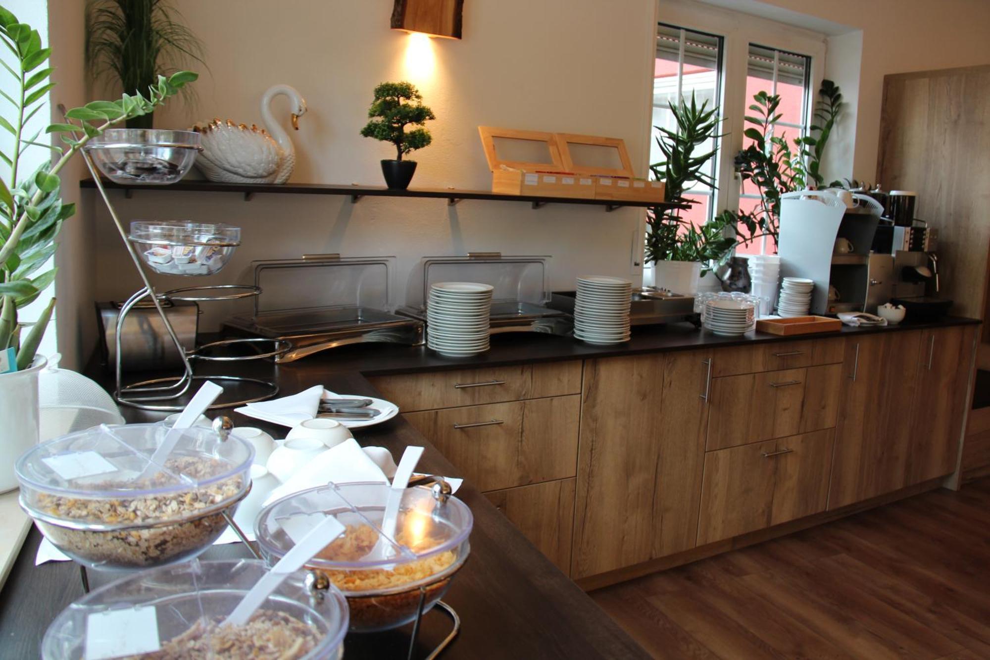 Hotel Restaurant Adria Kroatien Bad Ems Buitenkant foto